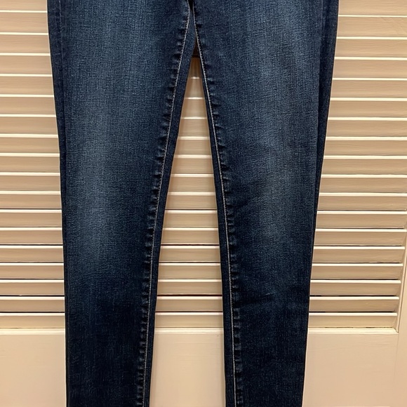 41. AG The Stilt Cigarette Leg Jeans in Medium Wash , Size 25 - Picture 7 of 16